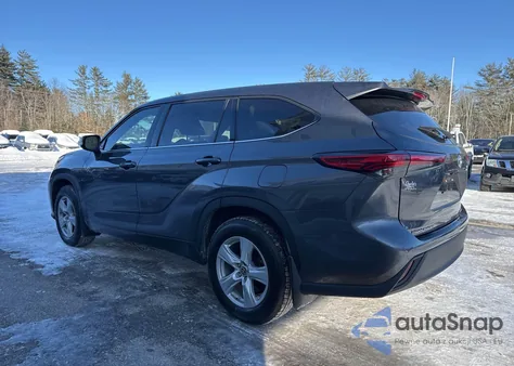 2021 Toyota Highlander Le z USA, uszkodzony, nr VIN 5TDBZRBH1MS064234